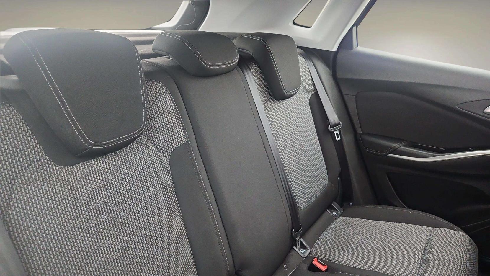 Vauxhall Grandland X 1.2 Turbo GPF SE SUV 5dr Petrol Manual Euro 6 (s/s) (130 ps)