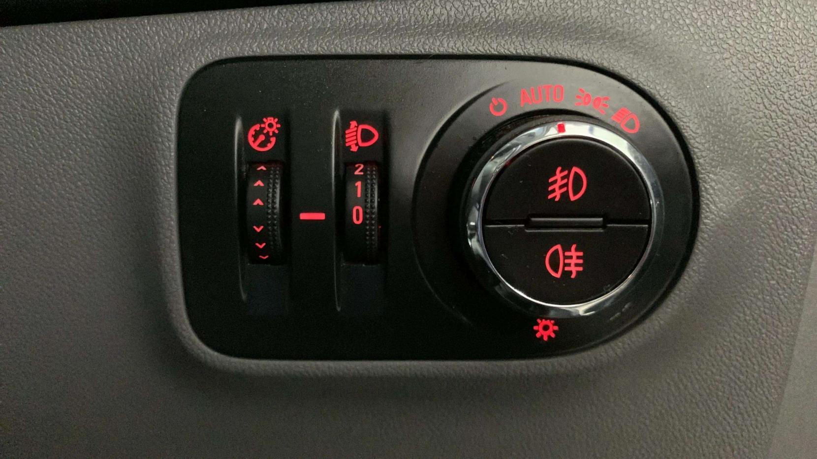 Vauxhall Corsa 1.4i SE Hatchback 3dr Petrol Auto Euro 6 (90 ps)