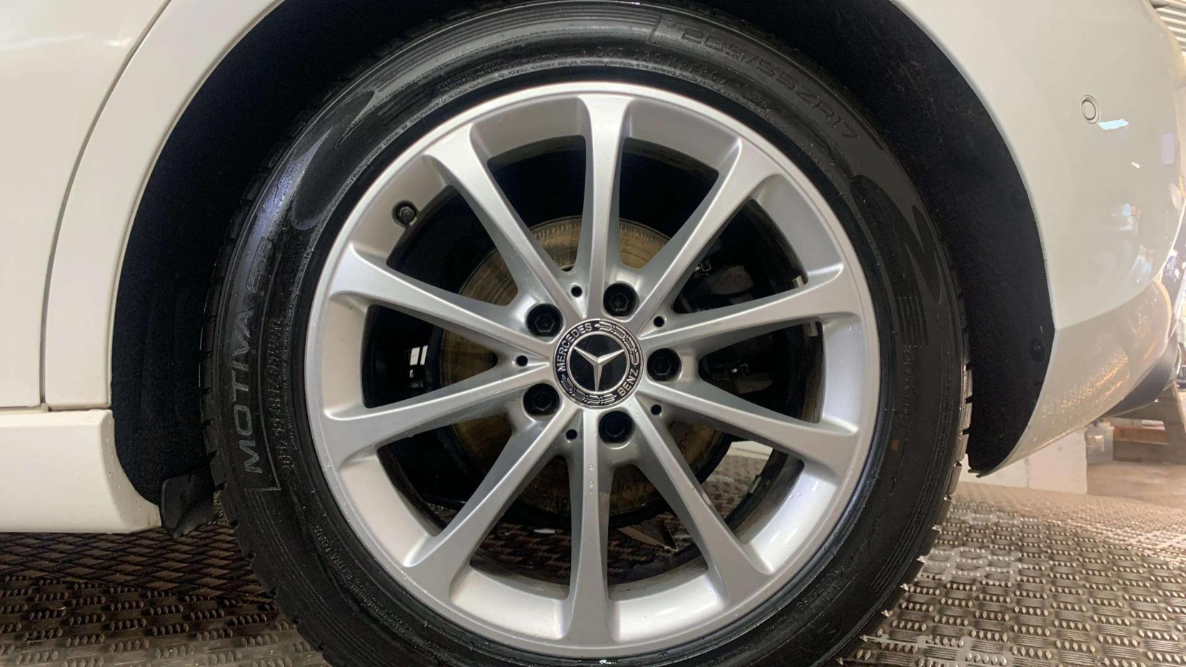 Mercedes-Benz A Class 1.5 A180d Sport (Executive) Hatchback 5dr Diesel 7G-DCT Euro 6 (s/s) (116 ps)