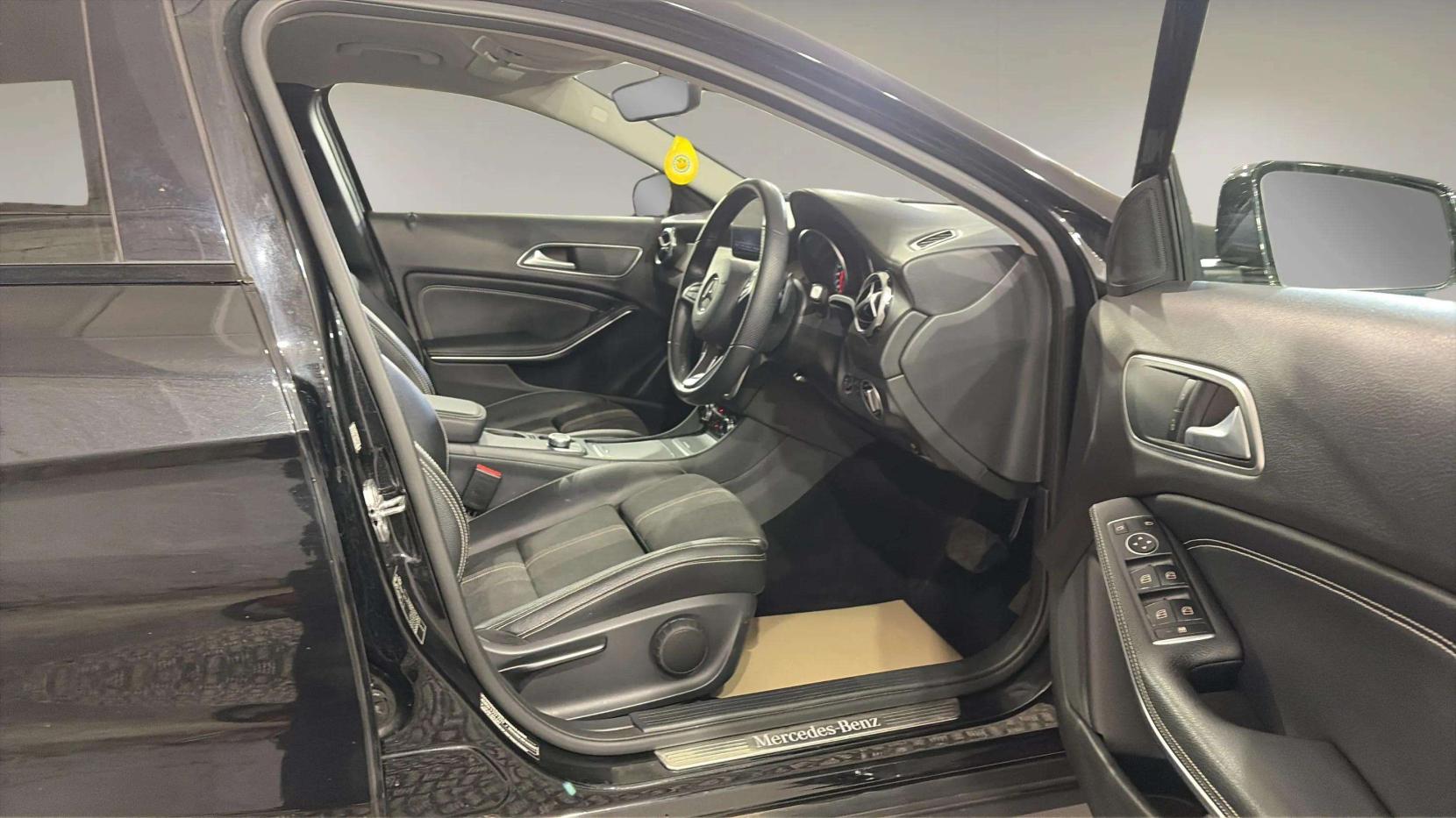 Mercedes-Benz GLA 1.6 GLA180 Urban Edition SUV 5dr Petrol 7G-DCT Euro 6 (s/s) (122 ps)