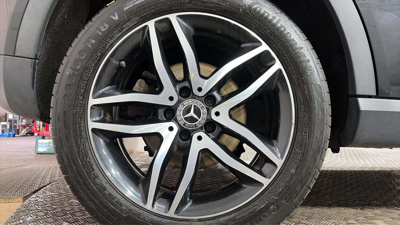 Mercedes-Benz GLA 1.6 GLA180 Urban Edition SUV 5dr Petrol 7G-DCT Euro 6 (s/s) (122 ps)