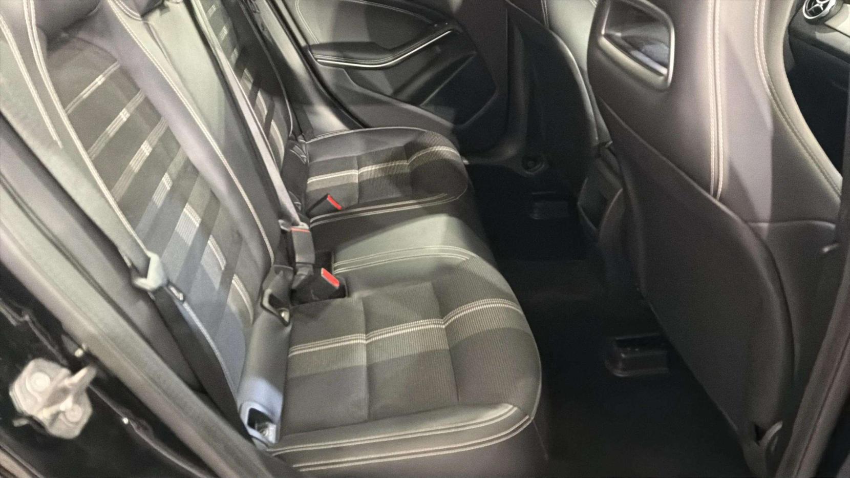 Mercedes-Benz GLA 1.6 GLA180 Urban Edition SUV 5dr Petrol 7G-DCT Euro 6 (s/s) (122 ps)