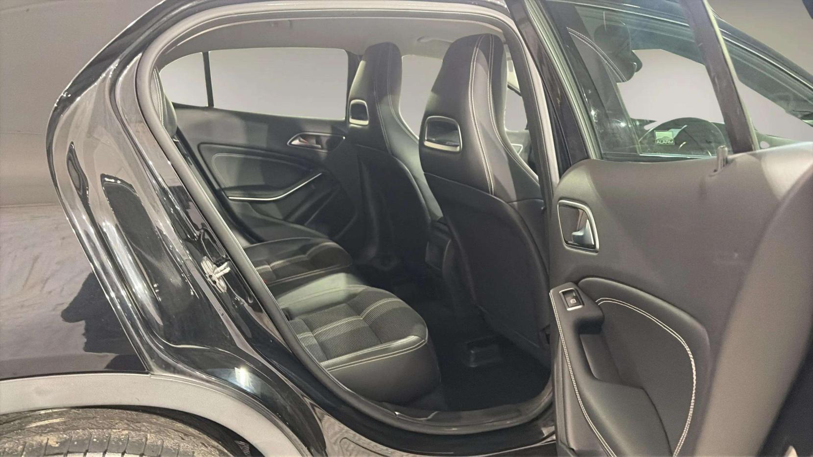 Mercedes-Benz GLA 1.6 GLA180 Urban Edition SUV 5dr Petrol 7G-DCT Euro 6 (s/s) (122 ps)