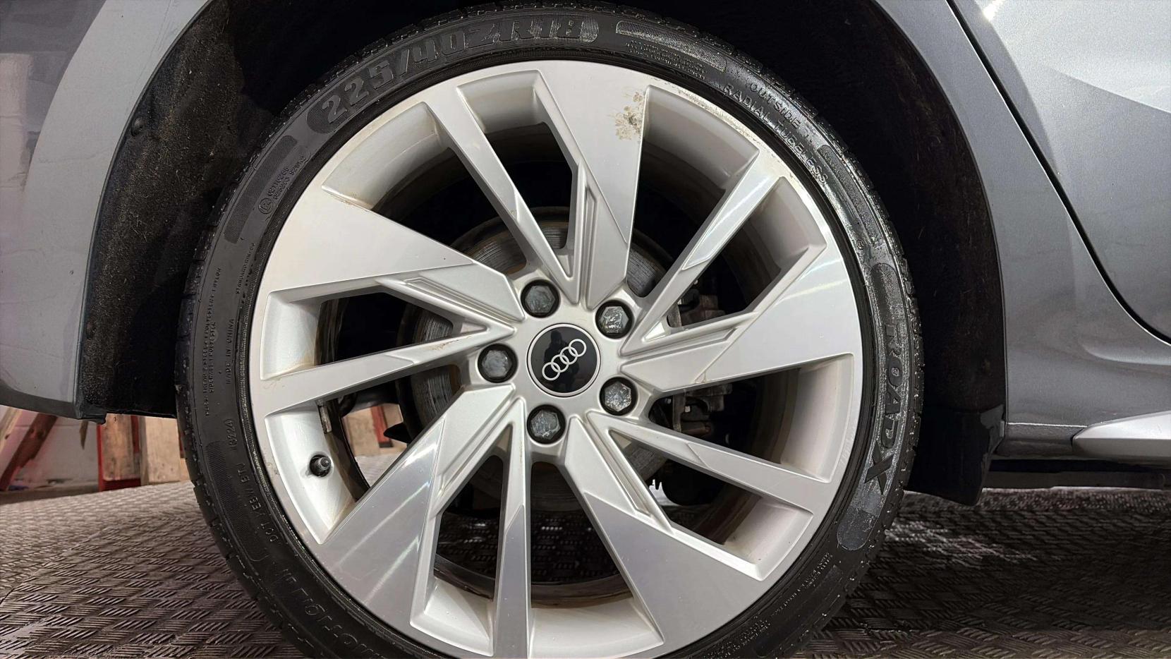 Audi A3 1.4 TFSIe 40 S line Sportback 5dr Petrol Plug-in Hybrid S Tronic Euro 6 (s/s) 13kWh (204 ps)