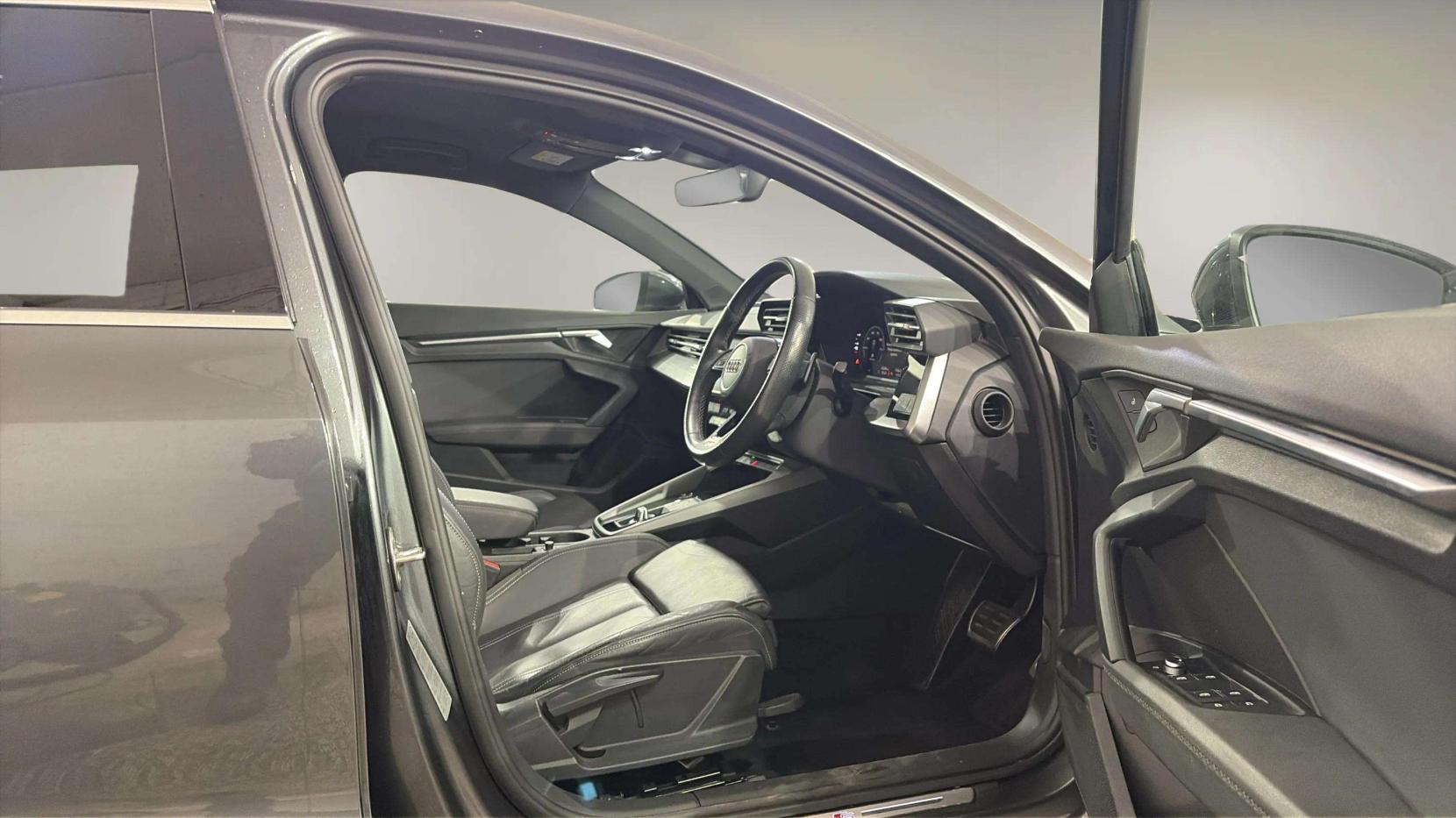 Audi A3 1.4 TFSIe 40 S line Sportback 5dr Petrol Plug-in Hybrid S Tronic Euro 6 (s/s) 13kWh (204 ps)