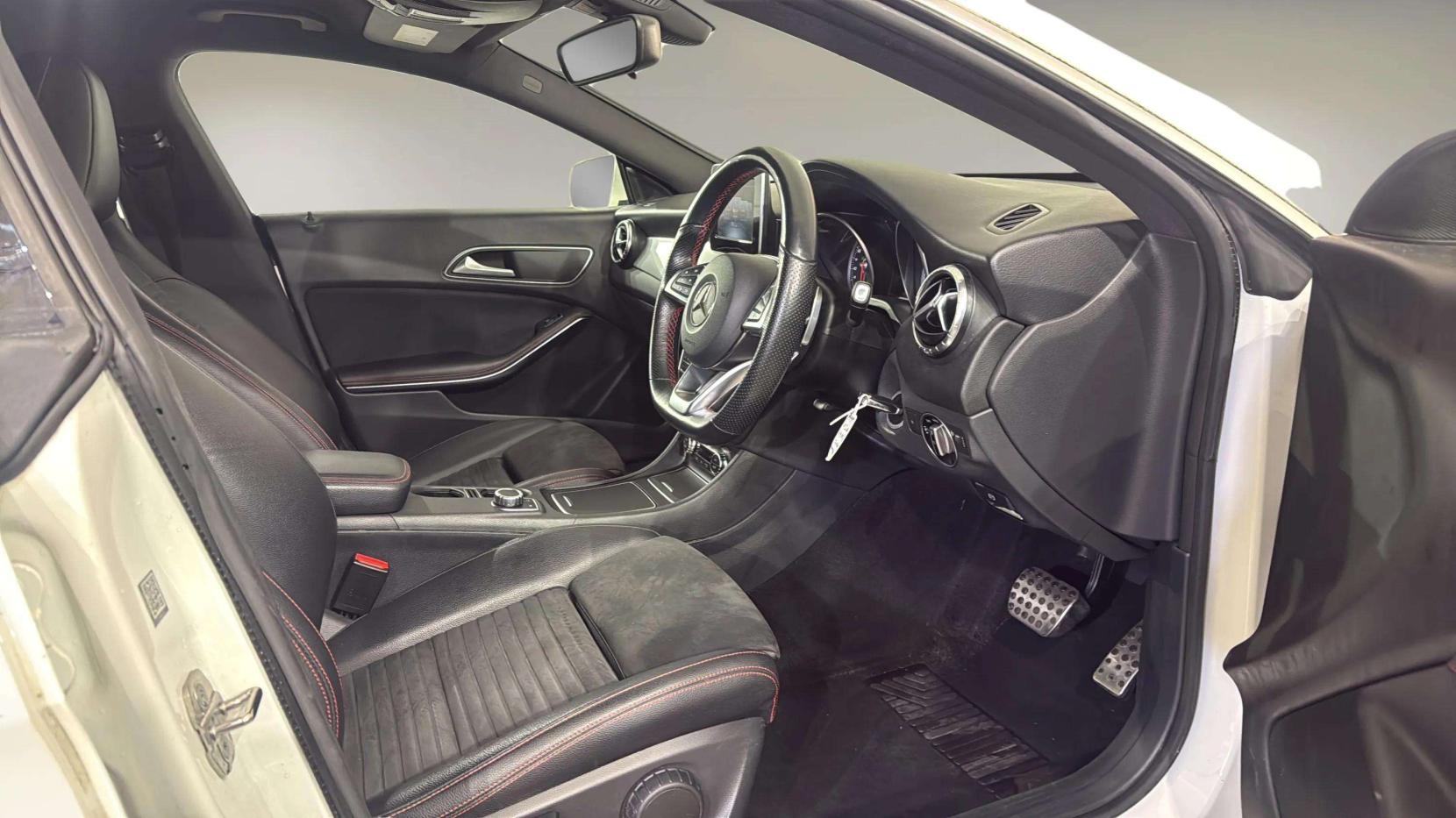 Mercedes-Benz CLA 1.6 CLA180 AMG Line Edition Coupe 4dr Petrol 7G-DCT Euro 6 (s/s) (122 ps)