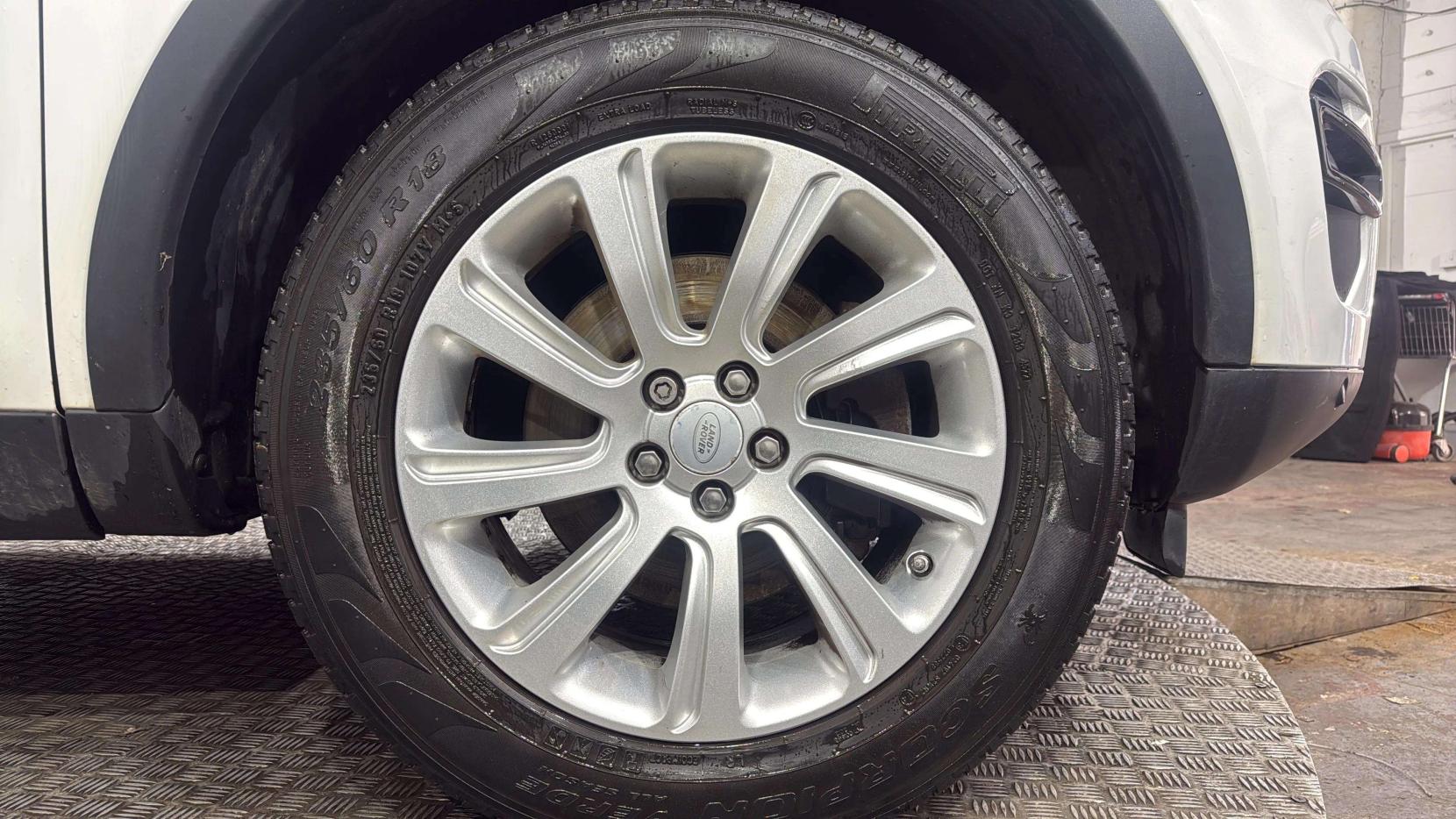 Land Rover Discovery Sport 2.0 TD4 SE Tech SUV 5dr Diesel Auto 4WD Euro 6 (s/s) (180 ps)