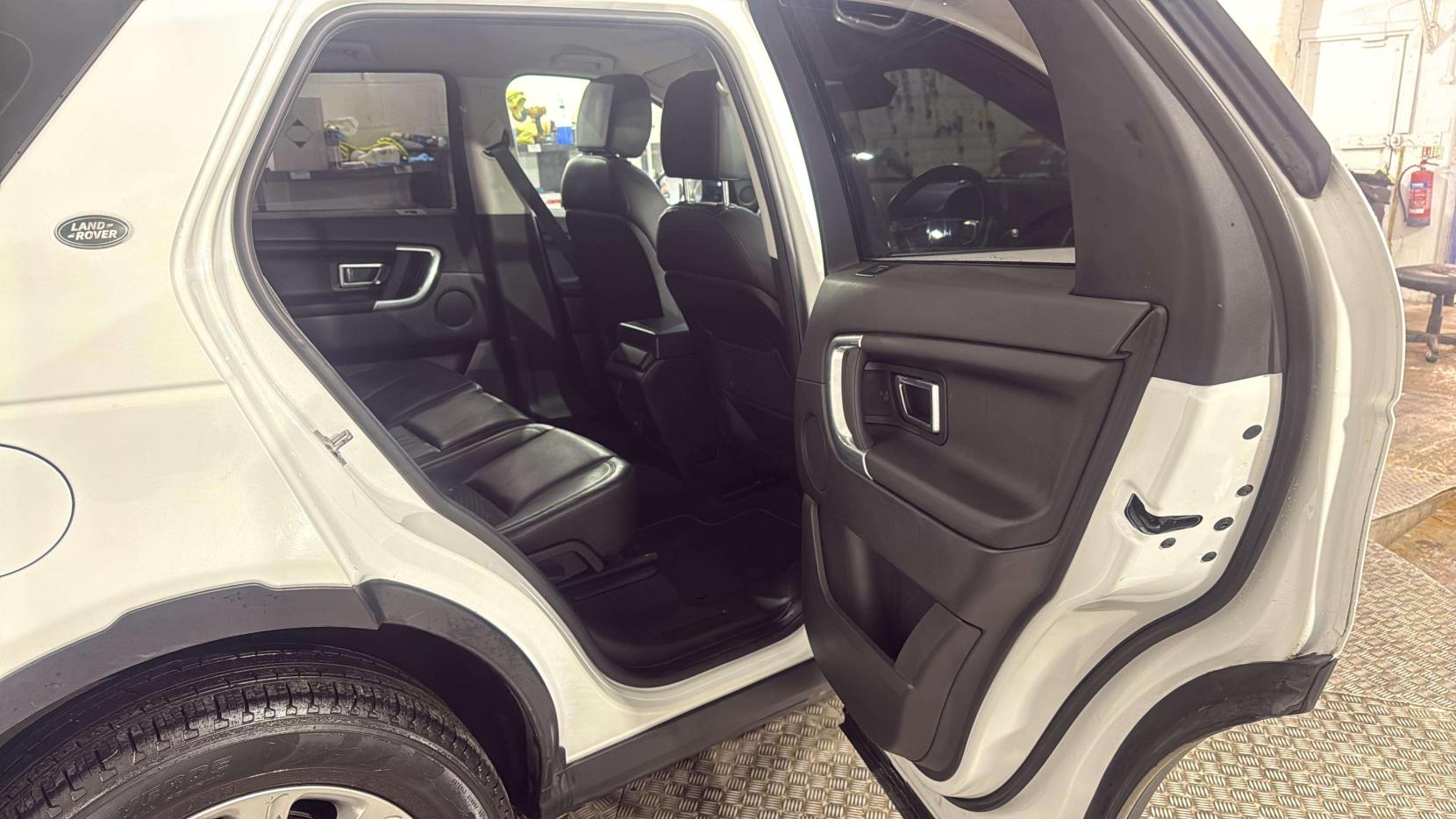 Land Rover Discovery Sport 2.0 TD4 SE Tech SUV 5dr Diesel Auto 4WD Euro 6 (s/s) (180 ps)