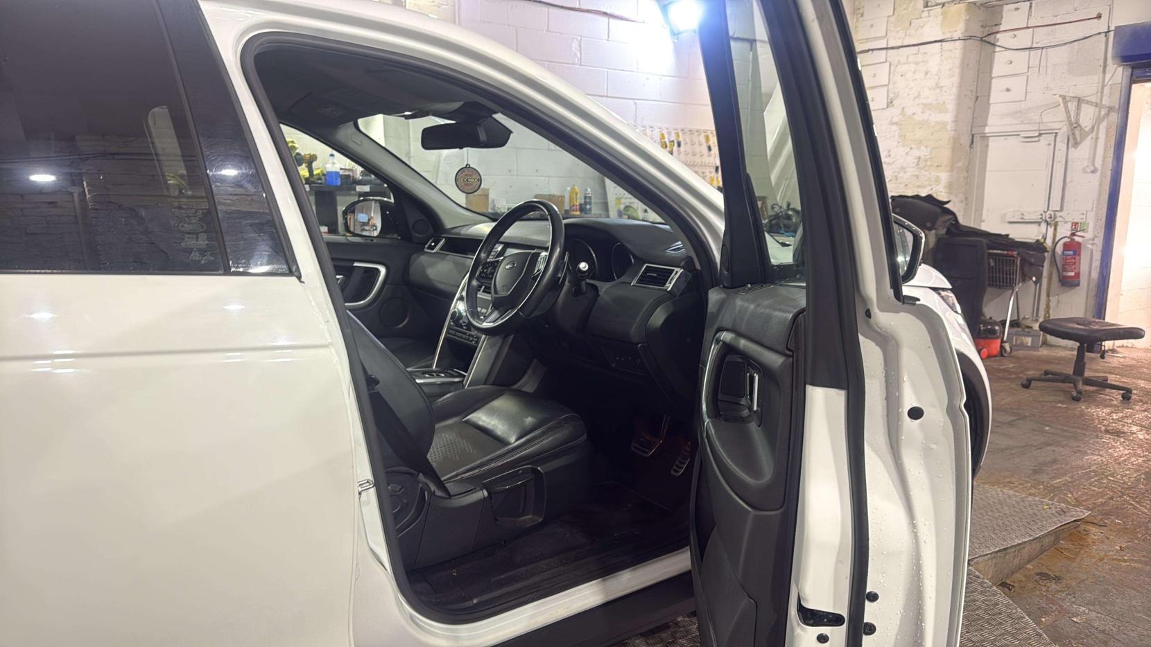 Land Rover Discovery Sport 2.0 TD4 SE Tech SUV 5dr Diesel Auto 4WD Euro 6 (s/s) (180 ps)