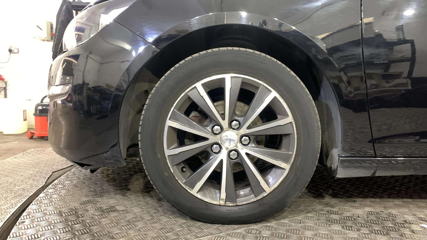 Peugeot 308 1.2 PureTech Sportium Hatchback 5dr Petrol Manual Euro 6 (s/s) (110 ps)