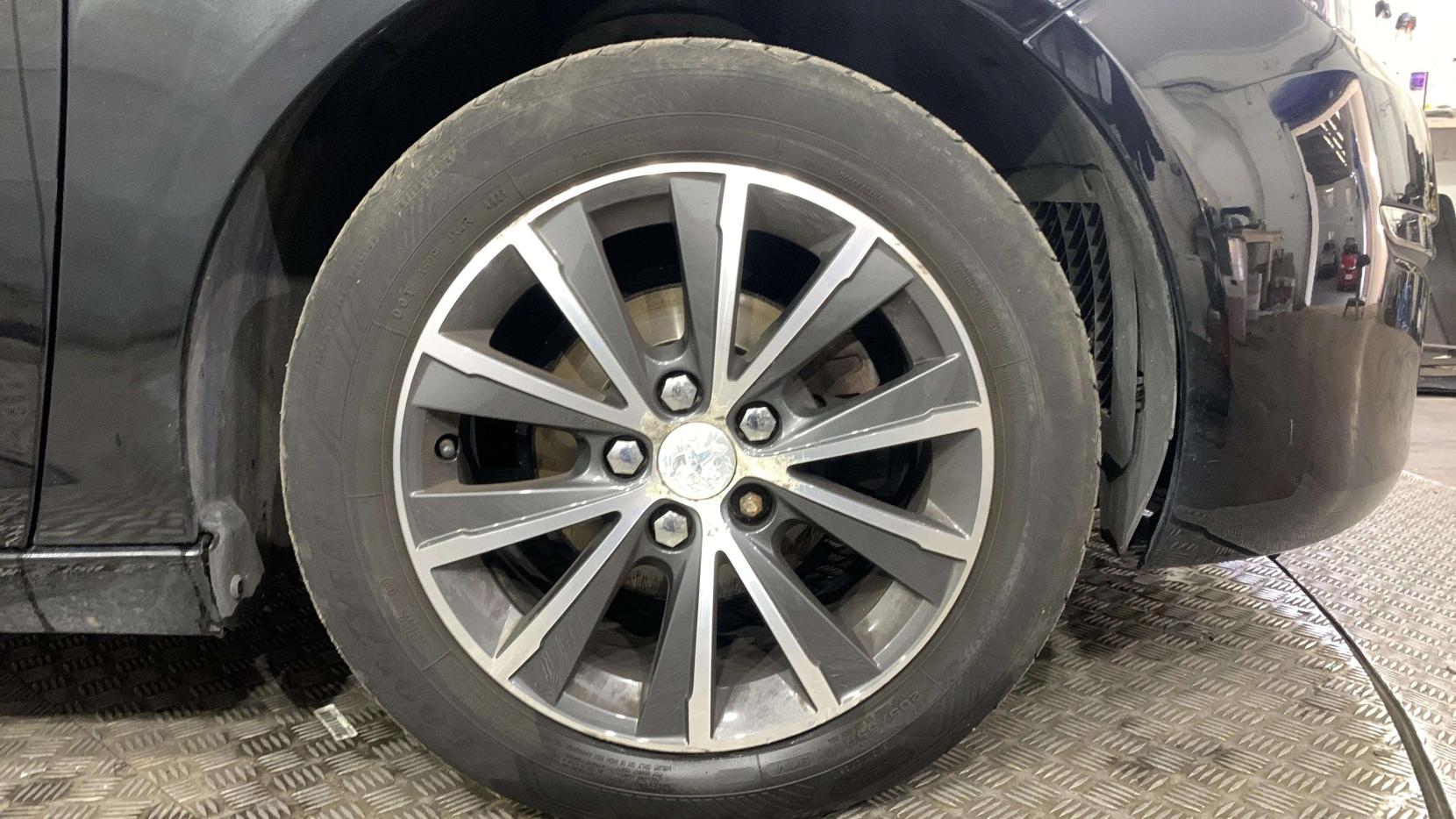 Peugeot 308 1.2 PureTech Sportium Hatchback 5dr Petrol Manual Euro 6 (s/s) (110 ps)