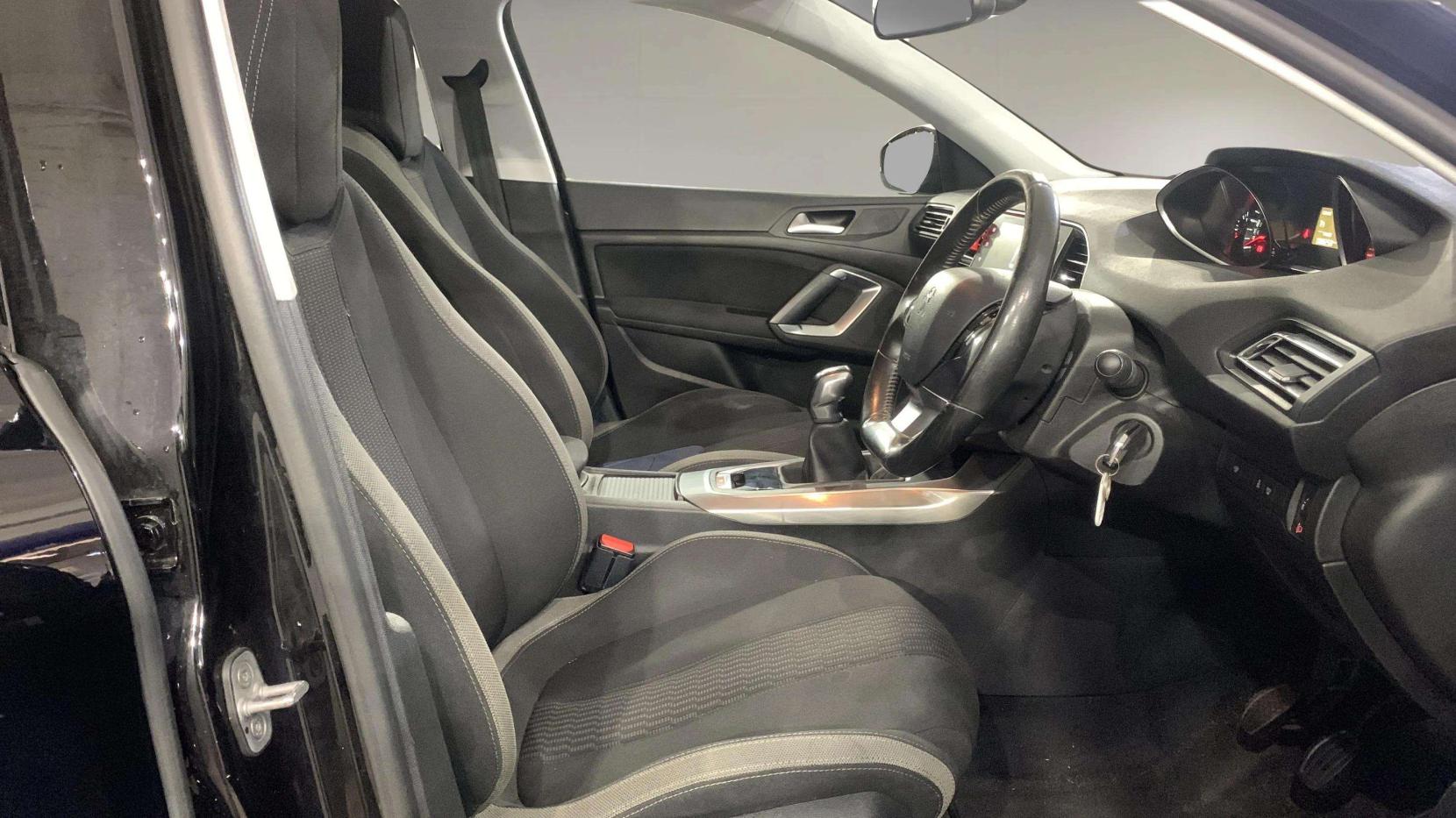 Peugeot 308 1.2 PureTech Sportium Hatchback 5dr Petrol Manual Euro 6 (s/s) (110 ps)