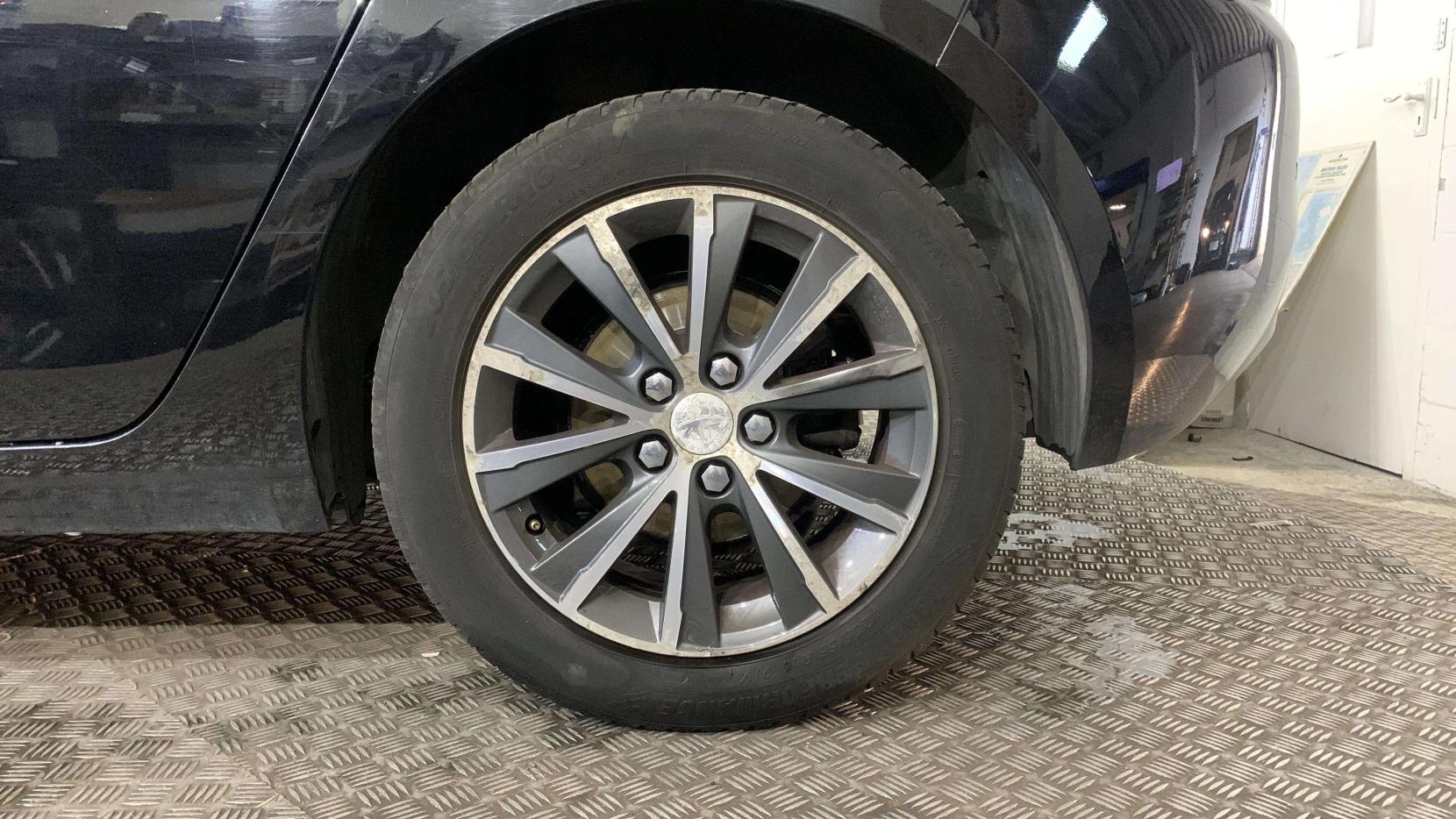 Peugeot 308 1.2 PureTech Sportium Hatchback 5dr Petrol Manual Euro 6 (s/s) (110 ps)