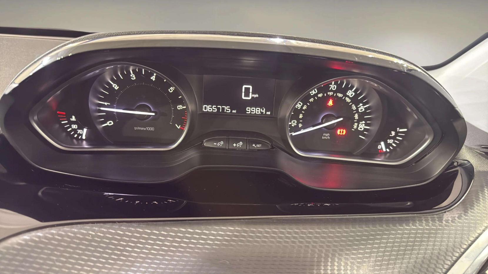 Peugeot 208 1.2 PureTech Black Edition Hatchback 3dr Petrol Manual Euro 6 (82 ps)