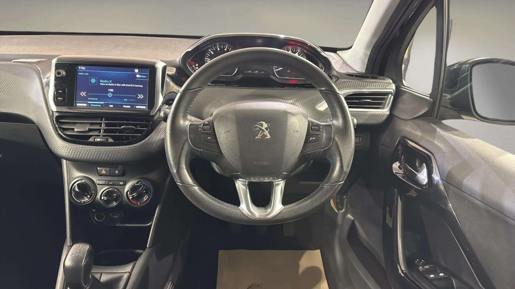 Peugeot 208 1.2 PureTech Black Edition Hatchback 3dr Petrol Manual Euro 6 (82 ps)