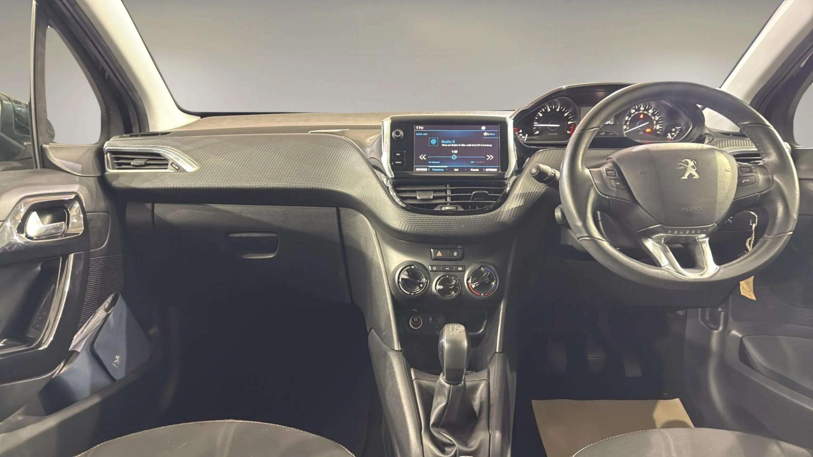 Peugeot 208 1.2 PureTech Black Edition Hatchback 3dr Petrol Manual Euro 6 (82 ps)