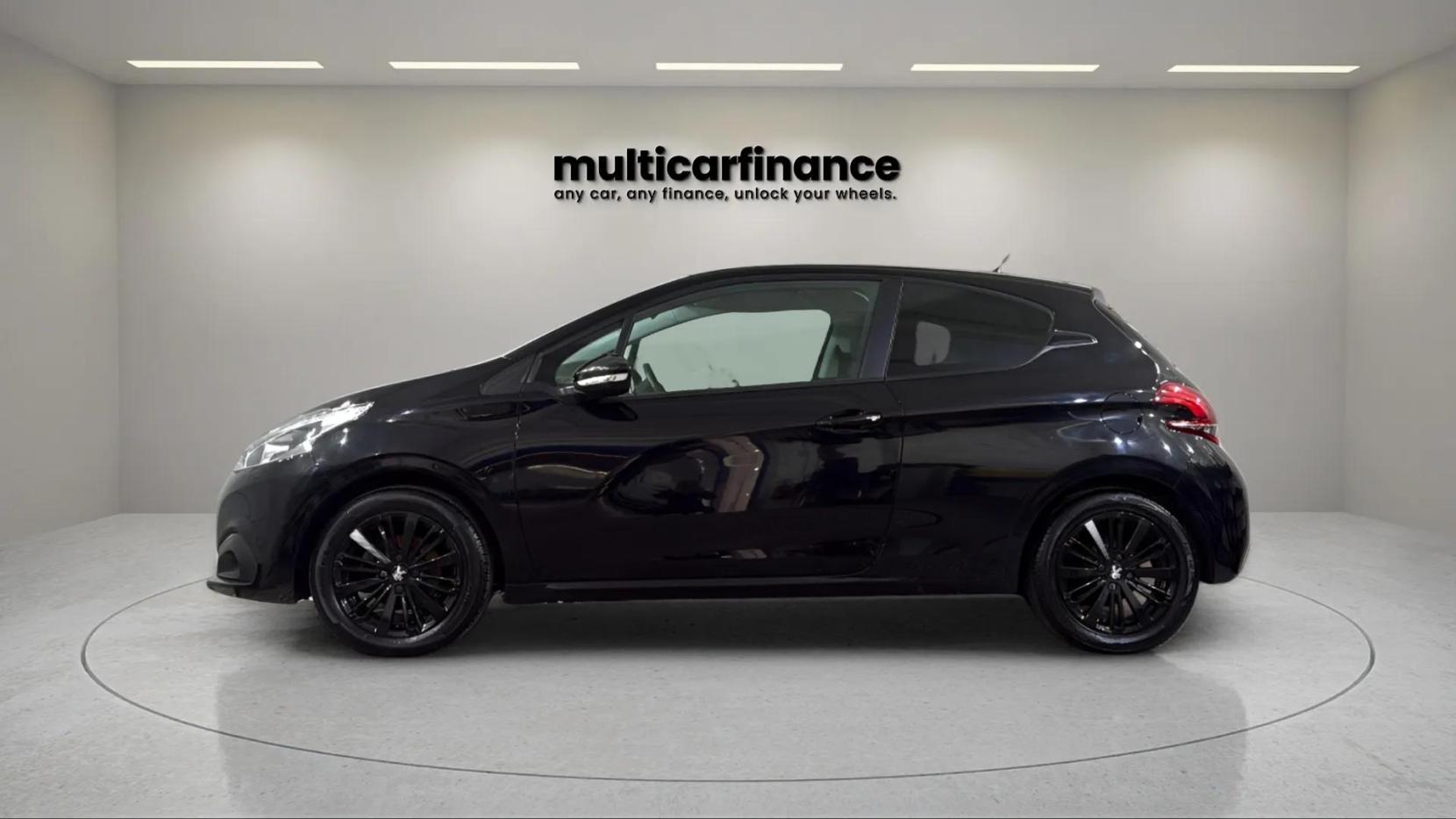 Peugeot 208 1.2 PureTech Black Edition Hatchback 3dr Petrol Manual Euro 6 (82 ps)