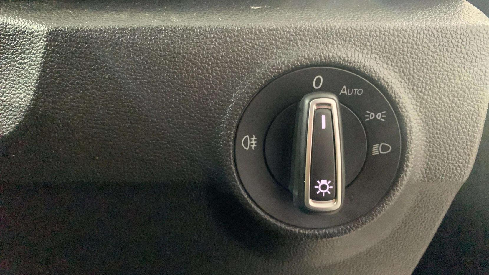 Volkswagen T-Roc 1.5 TSI EVO Design SUV 5dr Petrol Manual Euro 6 (s/s) (150 ps)