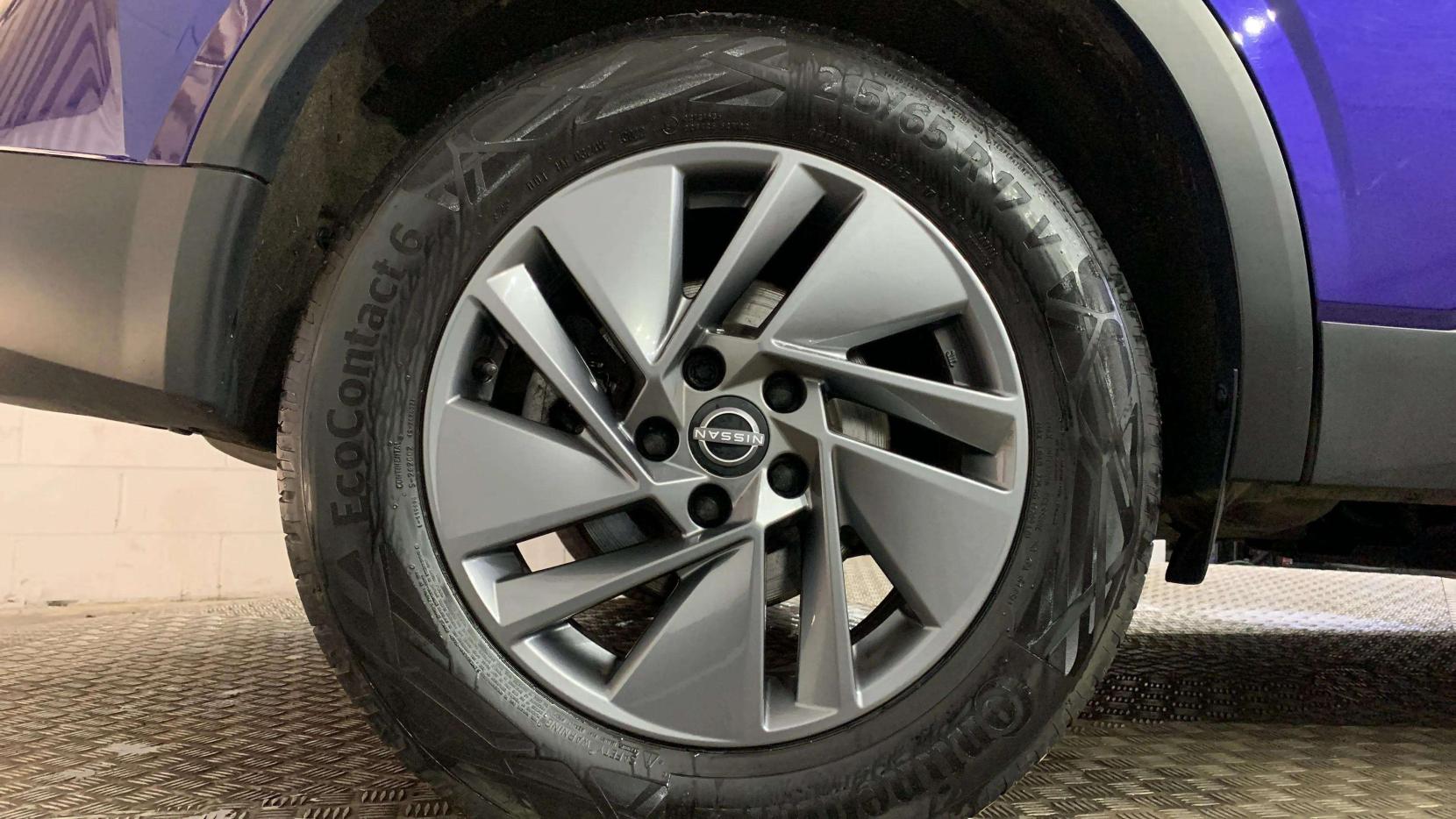 Nissan Qashqai 1.3 DIG-T MHEV Acenta Premium SUV 5dr Petrol Hybrid XTRON Euro 6 (s/s) (158 ps)