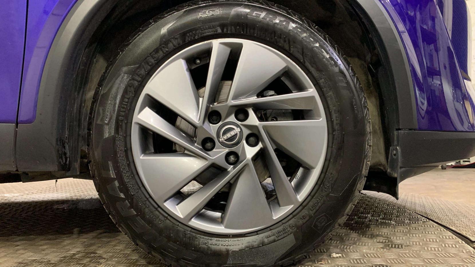 Nissan Qashqai 1.3 DIG-T MHEV Acenta Premium SUV 5dr Petrol Hybrid XTRON Euro 6 (s/s) (158 ps)