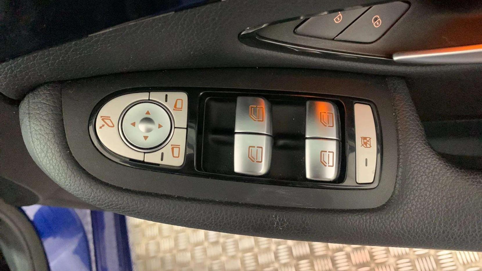 Mercedes-Benz C Class 2.0 C220d SE Estate 5dr Diesel G-Tronic+ Euro 6 (s/s) (194 ps)