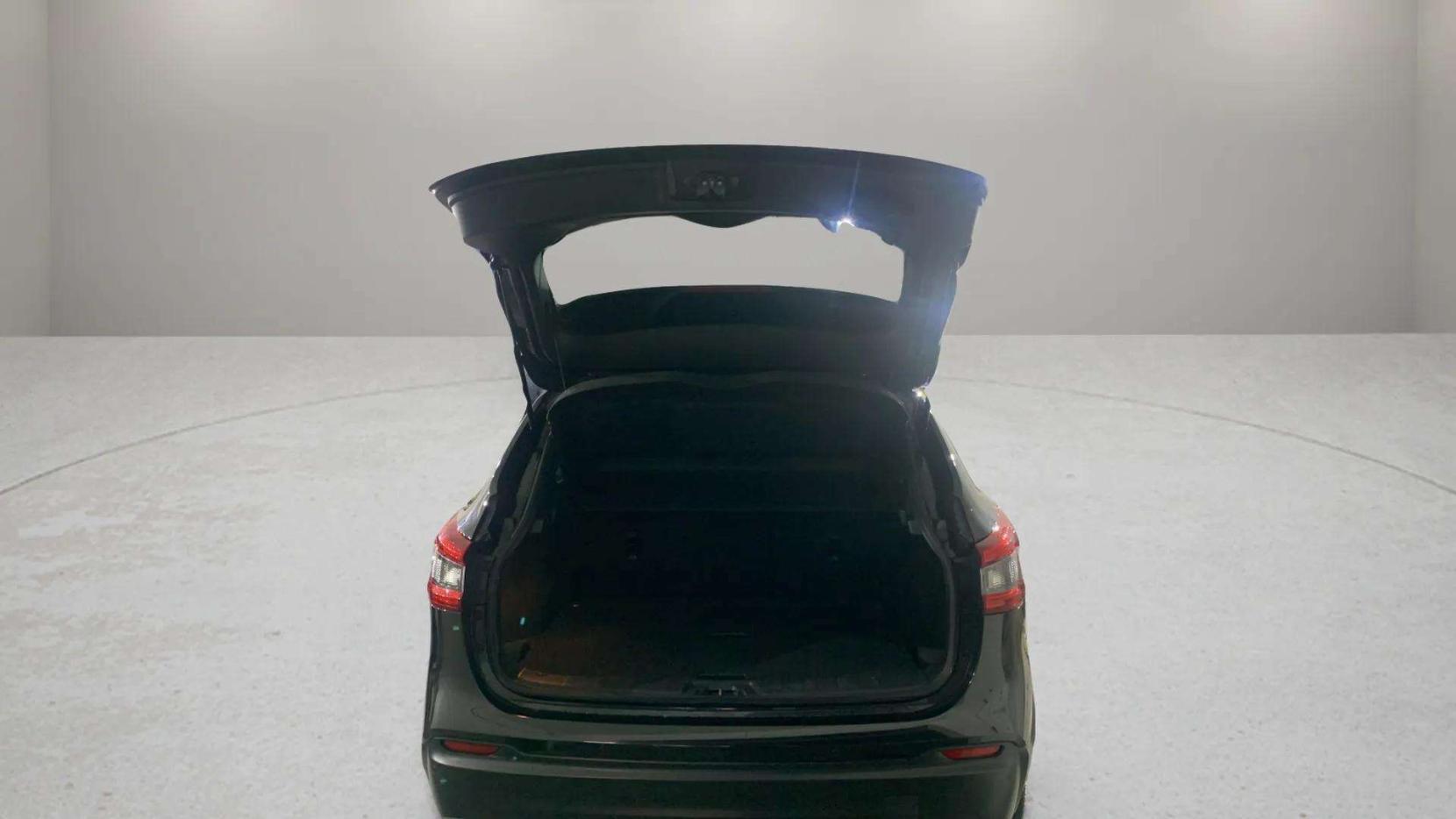 Nissan Qashqai 1.5 dCi N-Connecta SUV 5dr Diesel Manual Euro 6 (s/s) (115 ps)