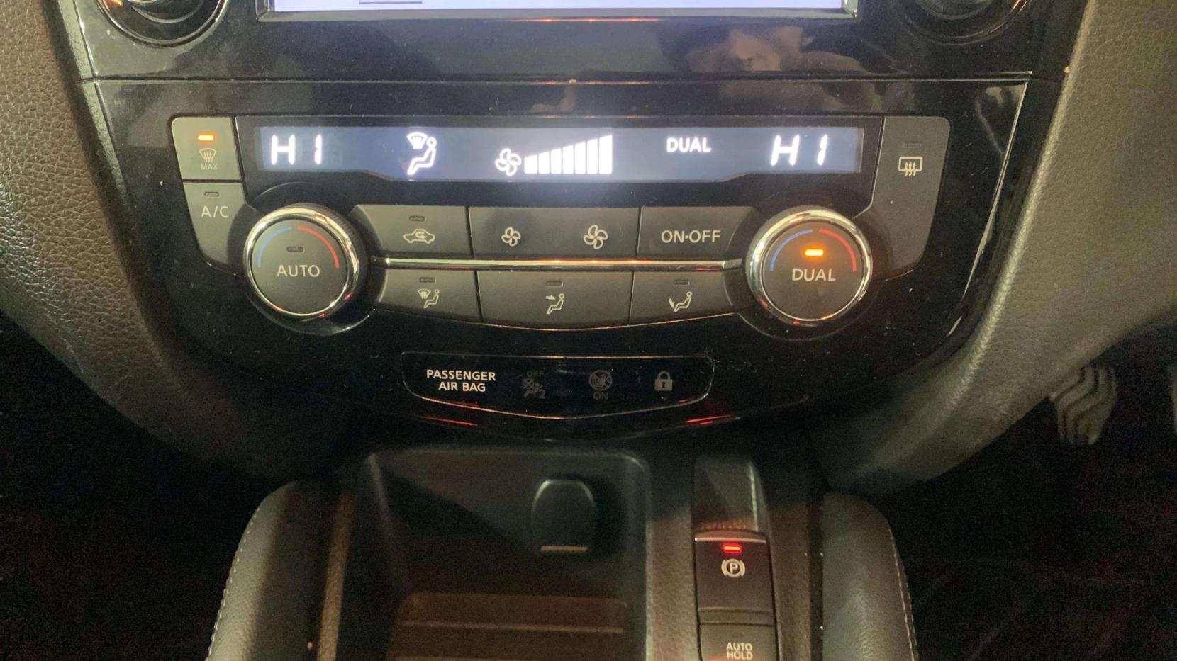 Nissan Qashqai 1.5 dCi N-Connecta SUV 5dr Diesel Manual Euro 6 (s/s) (115 ps)