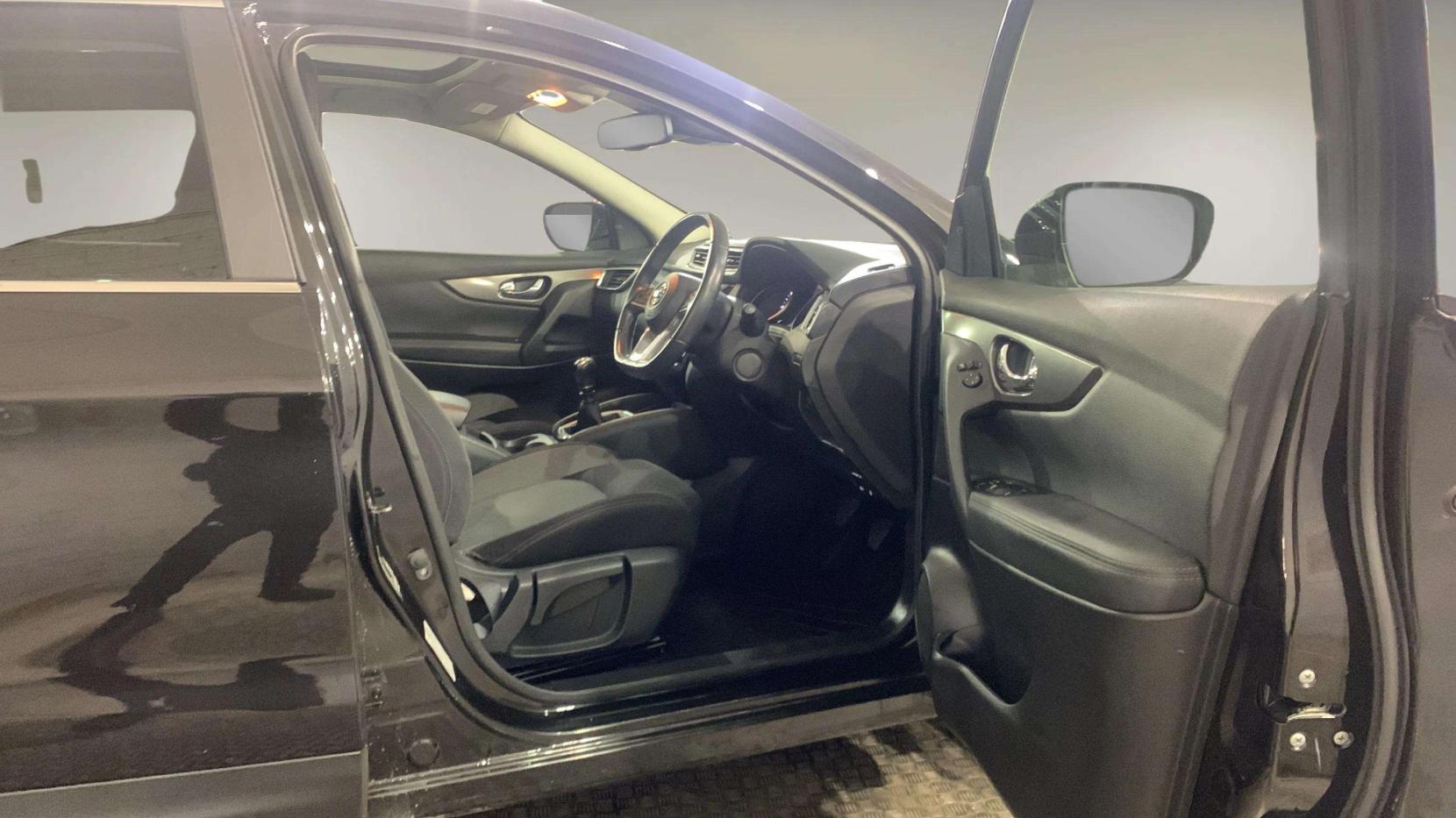 Nissan Qashqai 1.5 dCi N-Connecta SUV 5dr Diesel Manual Euro 6 (s/s) (115 ps)