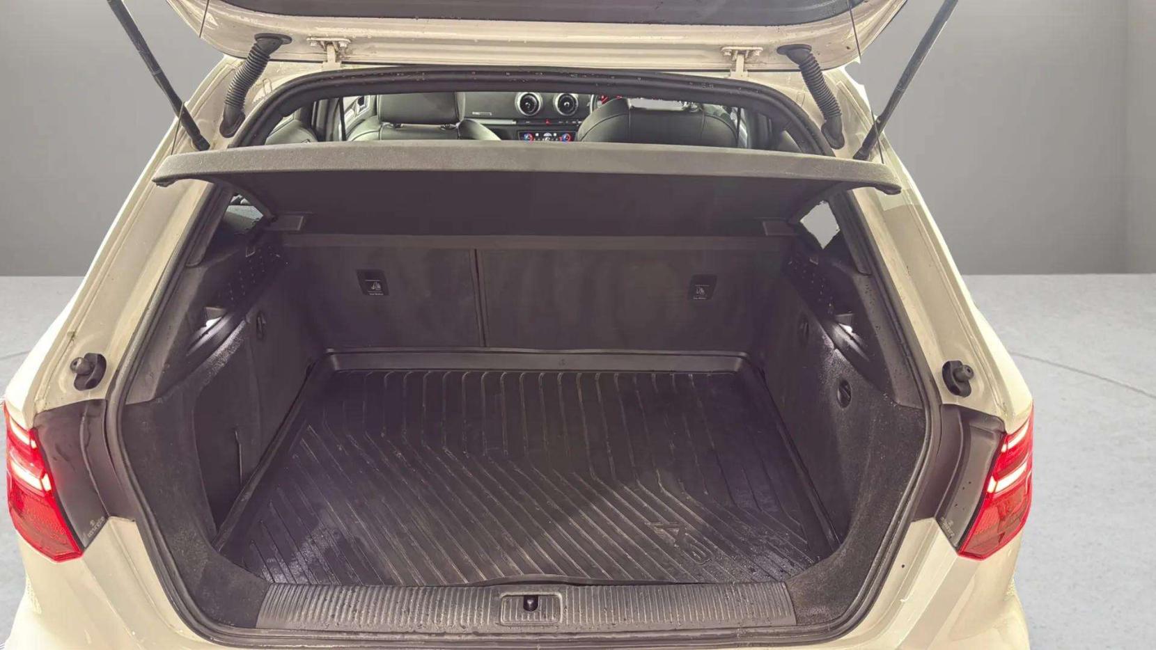 Audi A3 1.5 TFSI CoD 35 S line Sportback 5dr Petrol Manual Euro 6 (s/s) (150 ps)