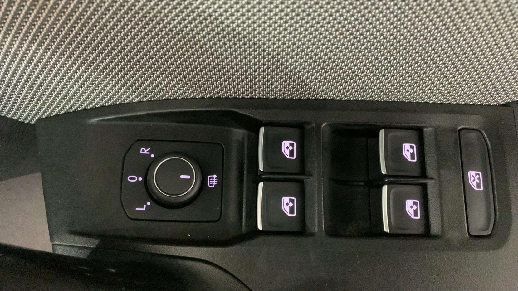 SEAT Leon 1.0 TSI EVO SE Dynamic Hatchback 5dr Petrol Manual Euro 6 (s/s) (110 ps)