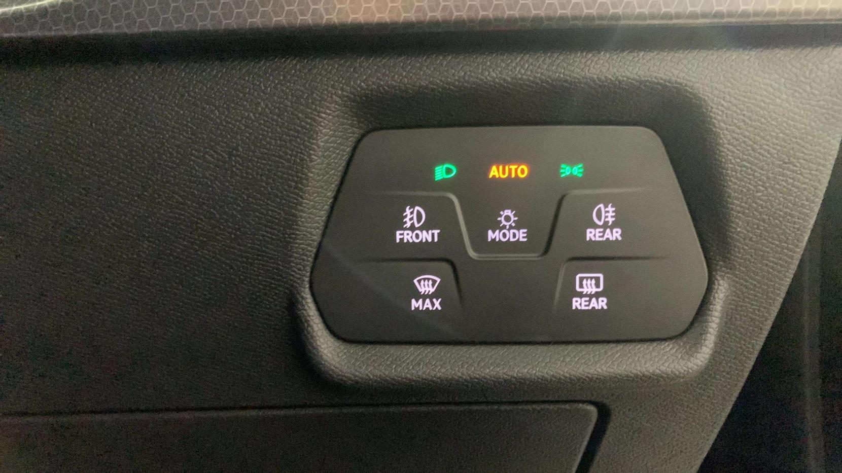 SEAT Leon 1.0 TSI EVO SE Dynamic Hatchback 5dr Petrol Manual Euro 6 (s/s) (110 ps)