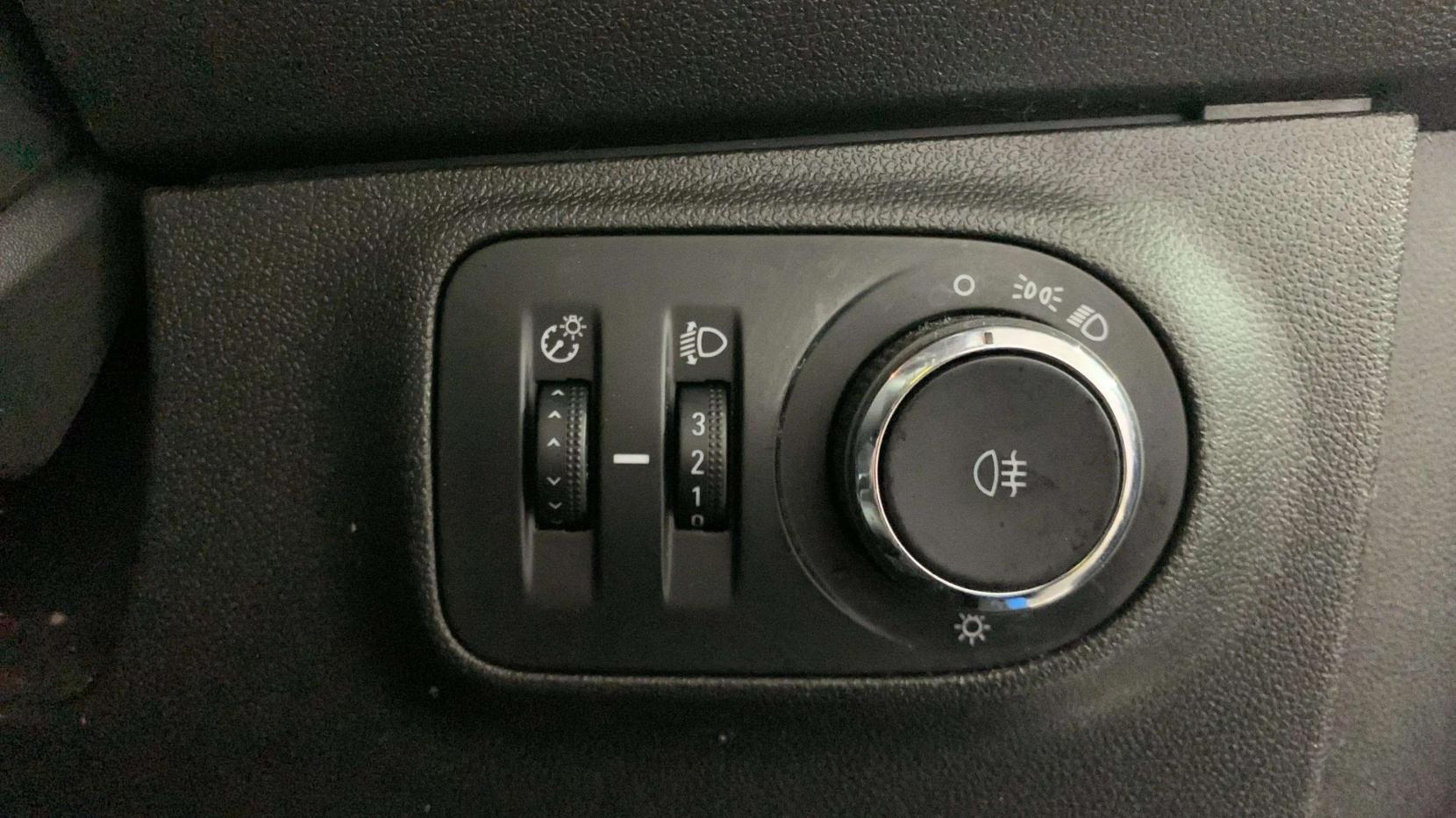 Vauxhall ADAM 1.2i ecoFLEX ENERGISED Hatchback 3dr Petrol Manual Euro 6 (s/s) (70 ps)