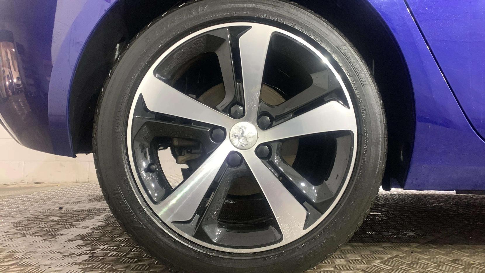 Peugeot 308 1.2 PureTech GPF Allure Hatchback 5dr Petrol Manual Euro 6 (s/s) (130 ps)