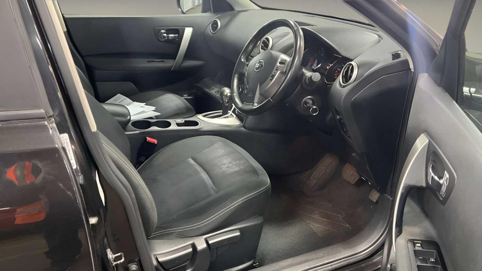 Nissan Qashqai 1.6 Acenta SUV 5dr Petrol CVT 2WD Euro 5 (117 ps)