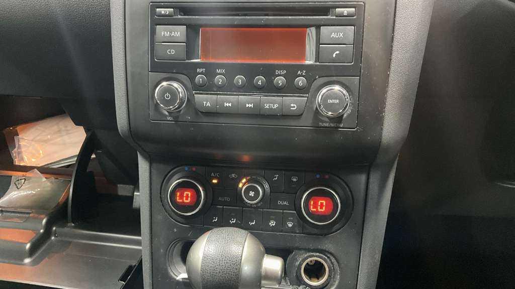 Nissan Qashqai 1.6 Acenta SUV 5dr Petrol CVT 2WD Euro 5 (117 ps)