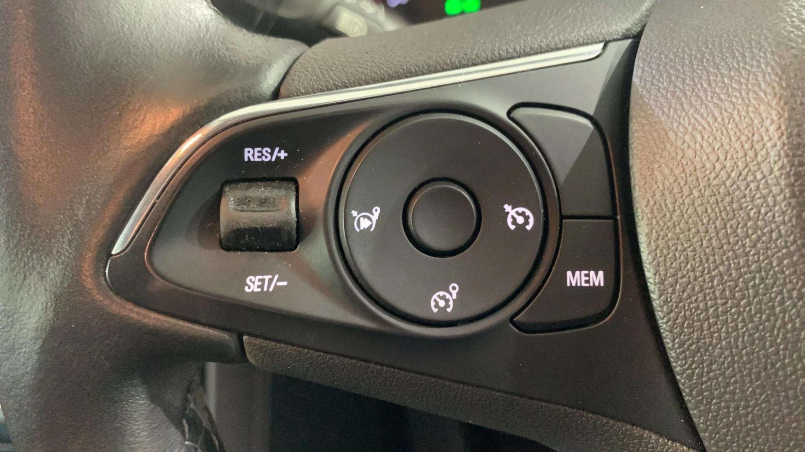 Vauxhall Grandland X 1.2 Turbo GPF SE SUV 5dr Petrol Manual Euro 6 (s/s) (130 ps)