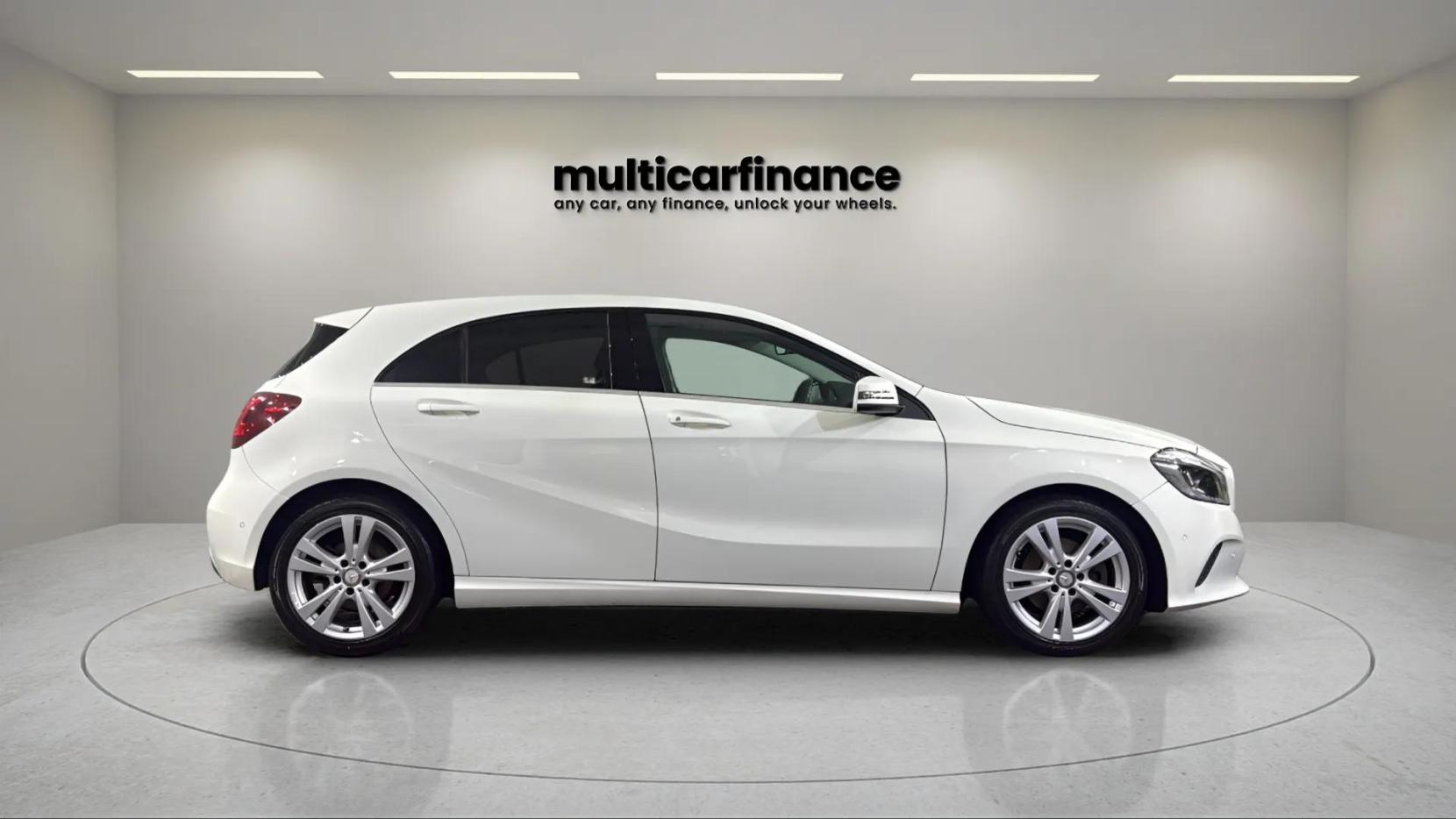 Mercedes-Benz A Class 2.1 A200d Sport (Premium) Hatchback 5dr Diesel 7G-DCT Euro 6 (s/s) (136 ps)