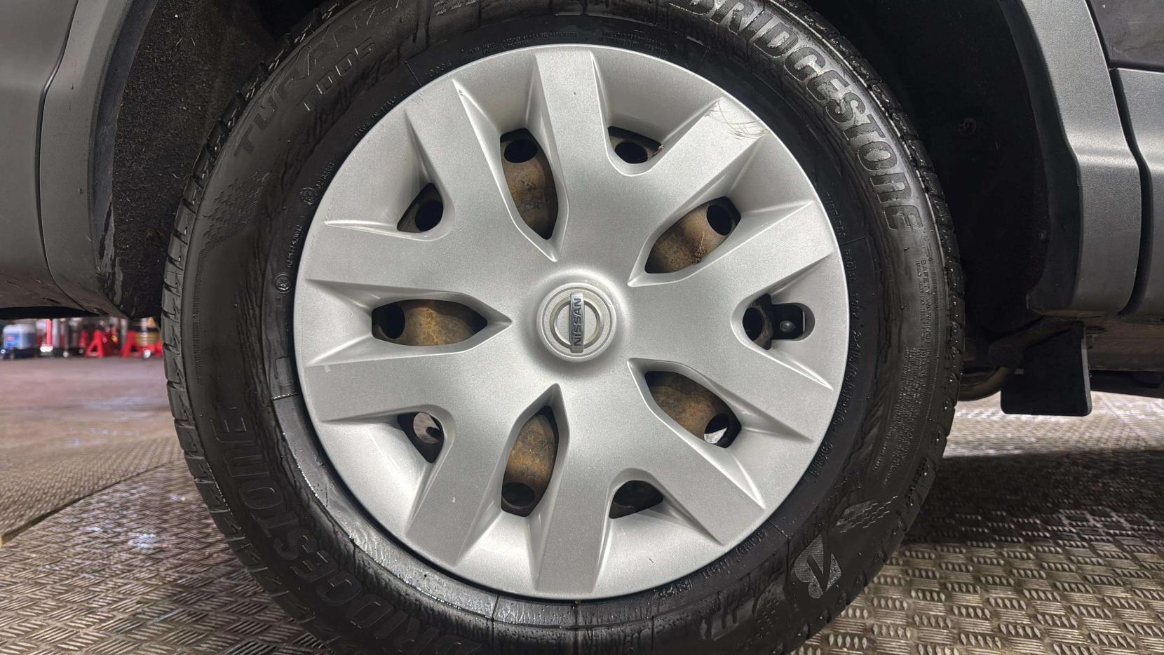 Nissan Qashqai 1.3 DIG-T Visia SUV 5dr Petrol Manual Euro 6 (s/s) (140 ps)