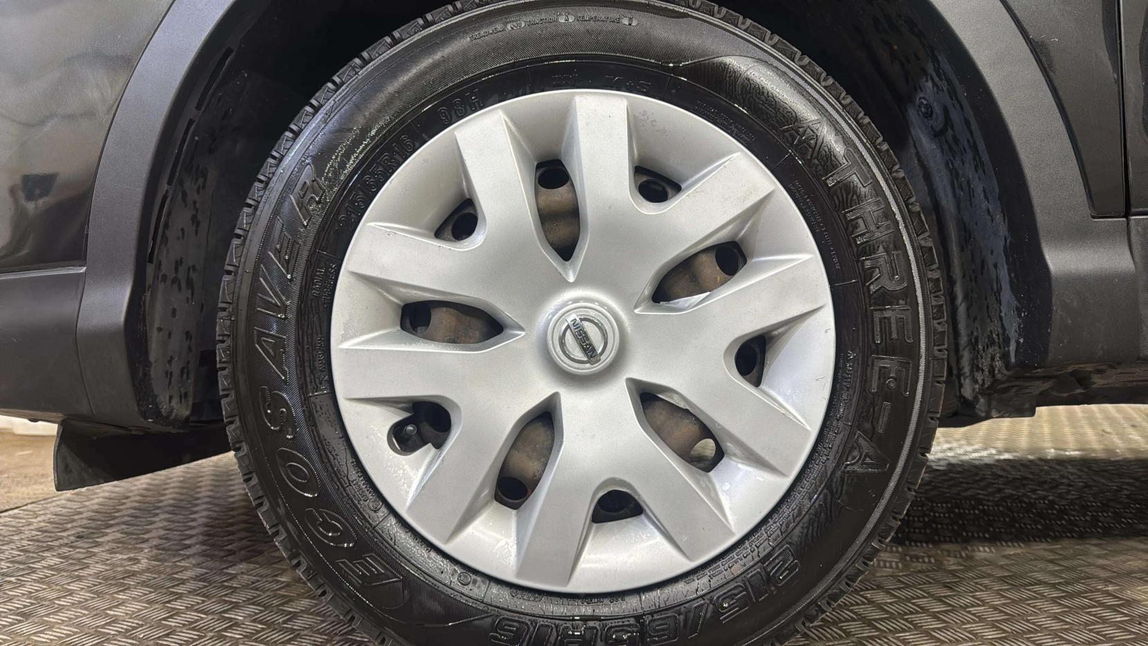 Nissan Qashqai 1.3 DIG-T Visia SUV 5dr Petrol Manual Euro 6 (s/s) (140 ps)