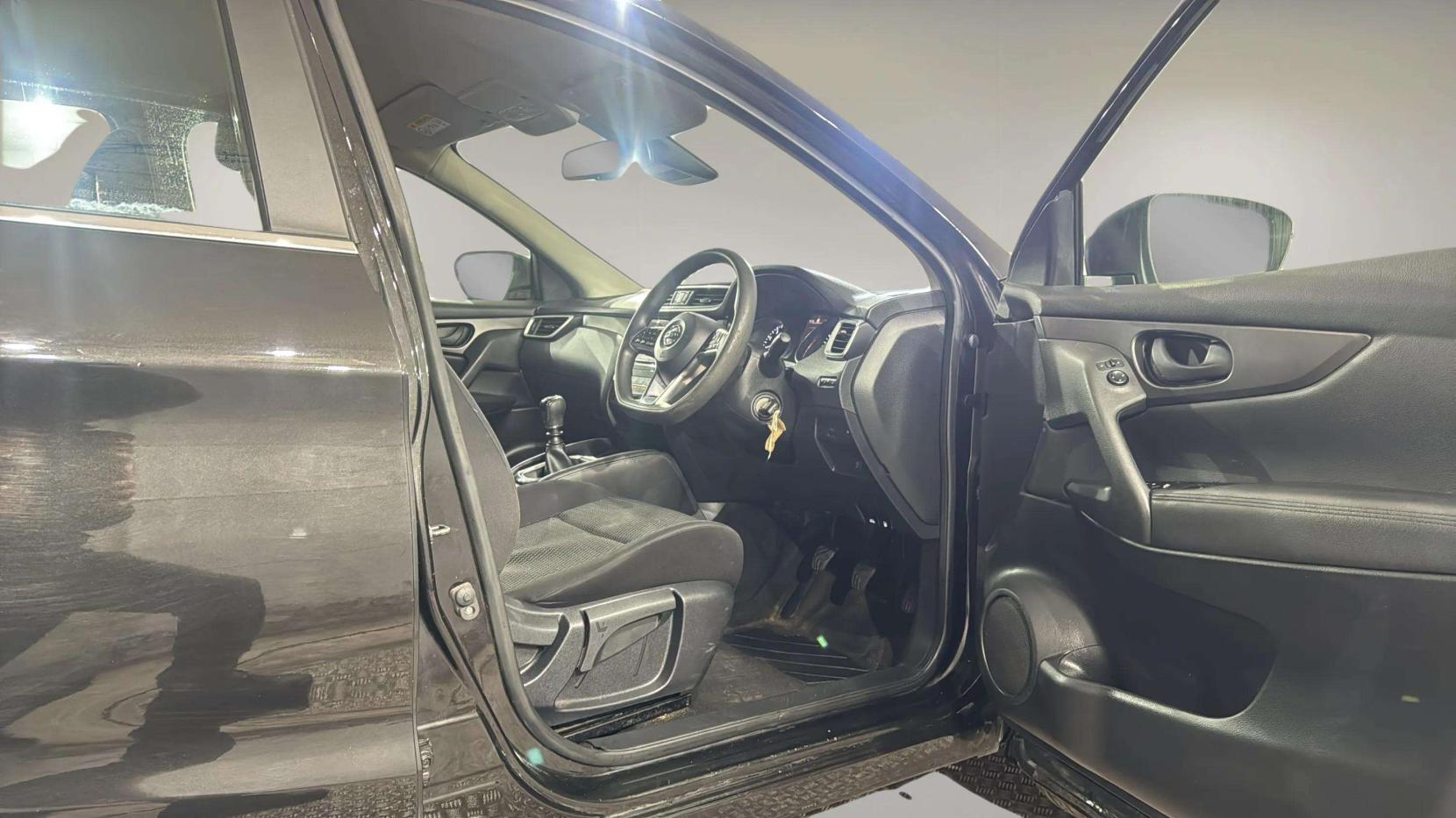 Nissan Qashqai 1.3 DIG-T Visia SUV 5dr Petrol Manual Euro 6 (s/s) (140 ps)