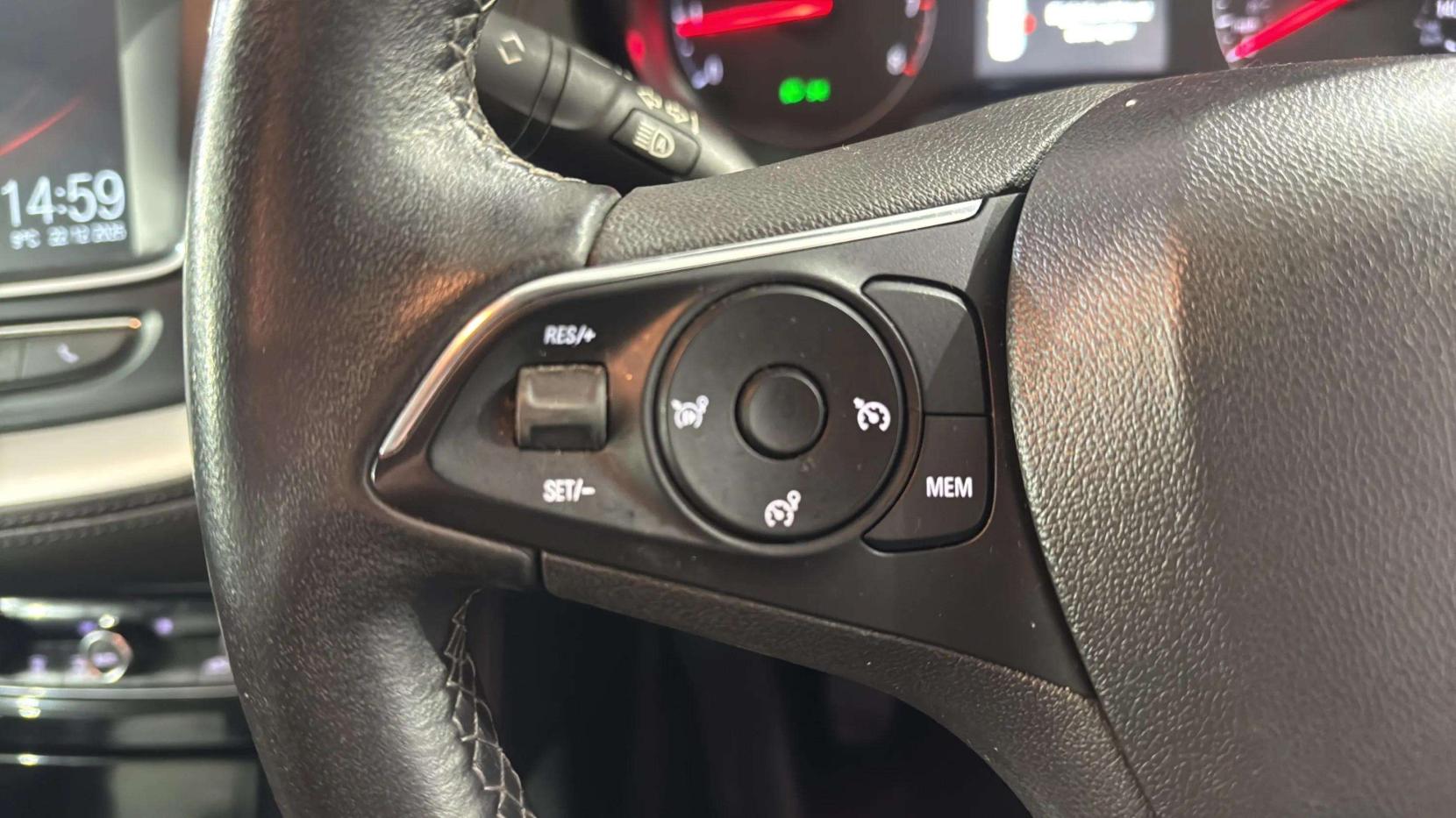 Vauxhall Grandland X 1.2 Turbo GPF SE SUV 5dr Petrol Manual Euro 6 (s/s) (130 ps)