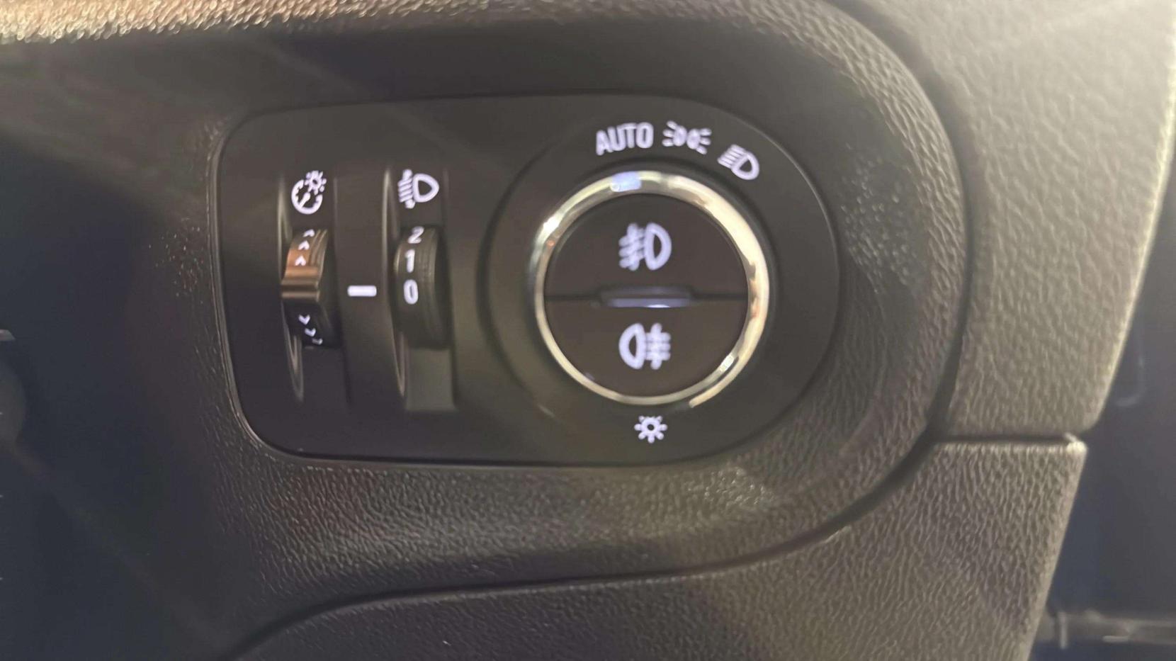 Vauxhall Grandland X 1.2 Turbo GPF SE SUV 5dr Petrol Manual Euro 6 (s/s) (130 ps)