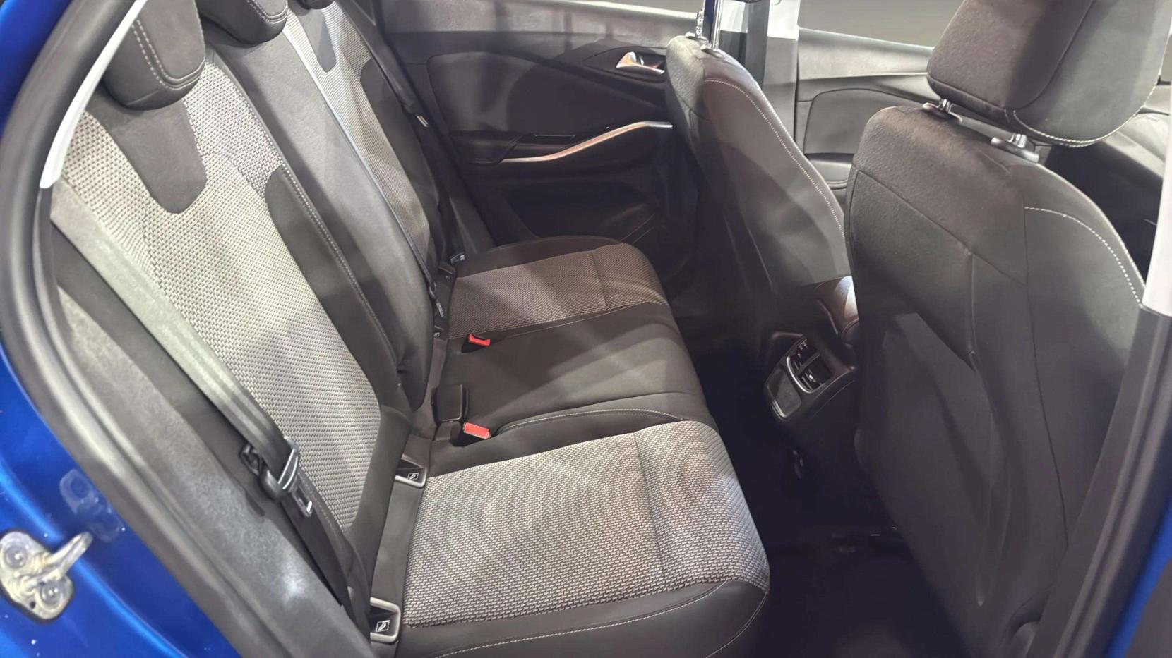 Vauxhall Grandland X 1.2 Turbo GPF SE SUV 5dr Petrol Manual Euro 6 (s/s) (130 ps)