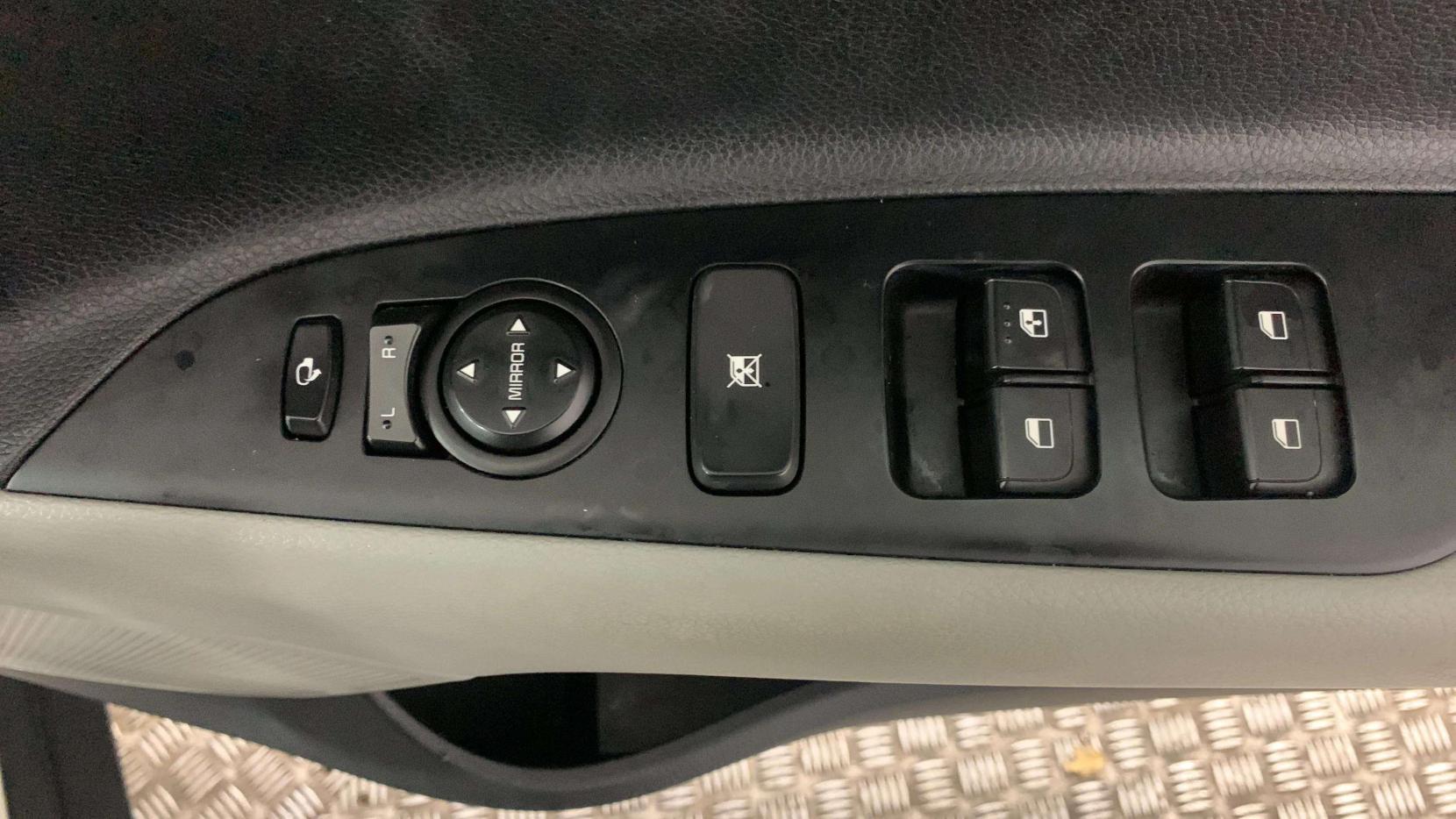 Kia Stonic 1.0 T-GDi First Edition SUV 5dr Petrol Manual Euro 6 (s/s) (118 bhp)