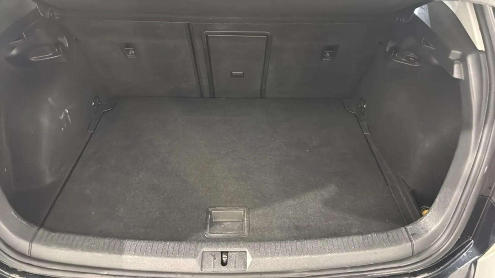 Volkswagen e-Golf 35.8kWh e-Golf Hatchback 5dr Electric Auto (136 ps)
