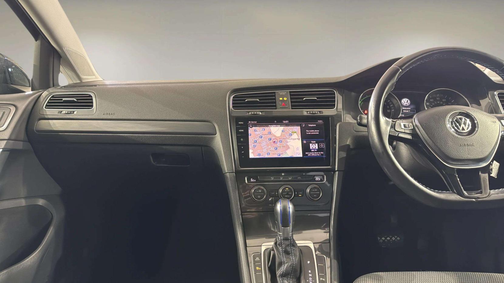 Volkswagen e-Golf 35.8kWh e-Golf Hatchback 5dr Electric Auto (136 ps)