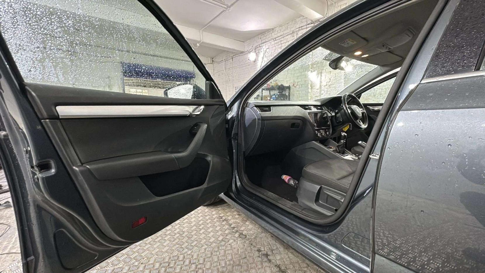 Skoda Octavia 1.5 TSI ACT SE Technology Estate 5dr Petrol Manual Euro 6 (s/s) (150 ps)