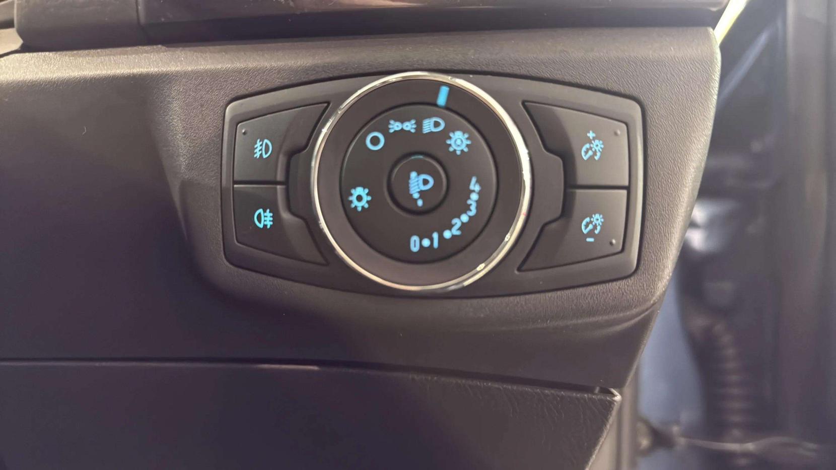 Ford Mondeo 2.0 EcoBlue Titanium Edition Hatchback 5dr Diesel Manual Euro 6 (s/s) (150 ps)