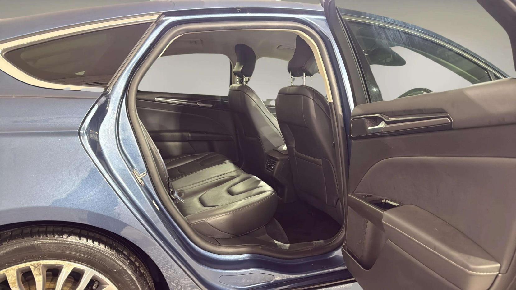 Ford Mondeo 2.0 EcoBlue Titanium Edition Hatchback 5dr Diesel Manual Euro 6 (s/s) (150 ps)