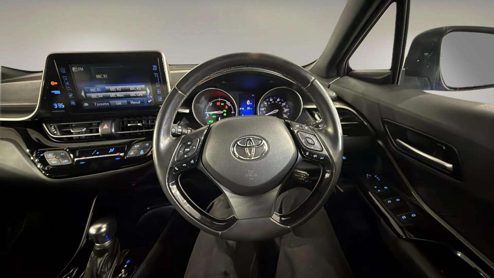 Toyota C-HR 1.8 VVT-h Dynamic SUV 5dr Petrol Hybrid CVT Euro 6 (s/s) (122 ps)